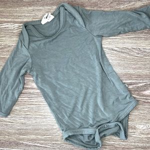 Kyte Baby Gray long sleeve sz Newborn